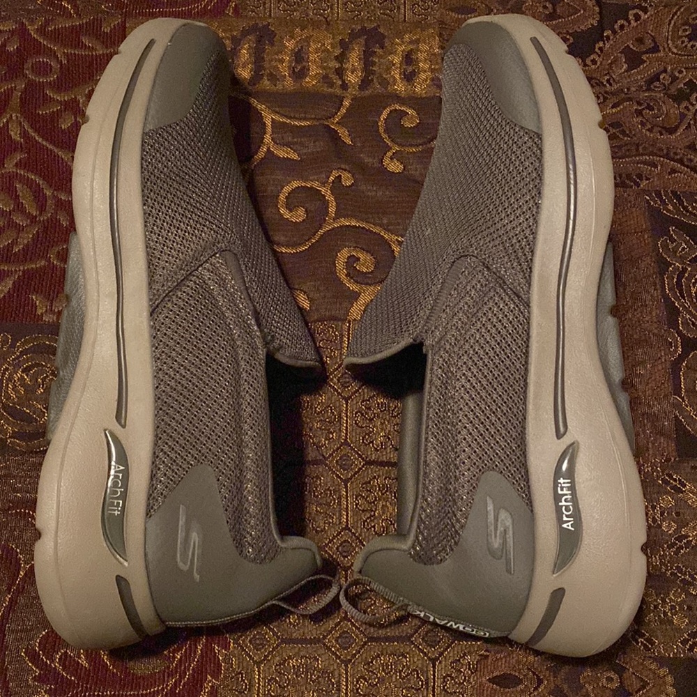 Skechers Go Walk Air Cooled Arch Fit